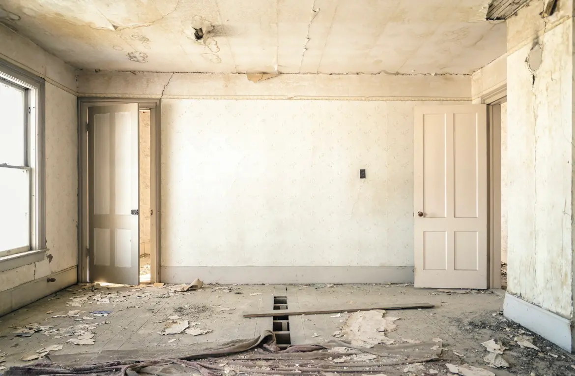 Waste disposal crew managing a cleanout project in Umatilla